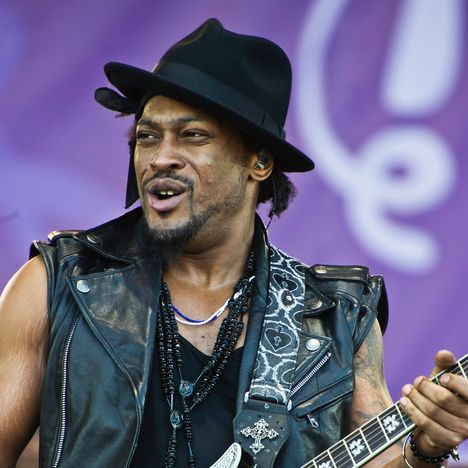 D’Angelo: Suuri Mieli, Suuri Musiikki